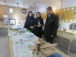 بازدید دکتر کبیری نماینده شهرستانهای خوی و چایپاره در مجلس شورای اسلامی و جمعی از مسئولین شهر از نمایشگاه دستاوردها و توانمندیهای آموزشکده فنی و حرفه ای دختران خوی  2