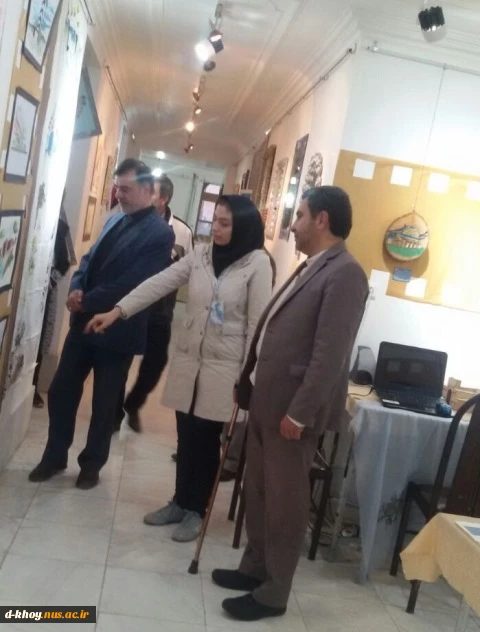 بازدید دکتر کبیری نماینده شهرستانهای خوی و چایپاره در مجلس شورای اسلامی و جمعی از مسئولین شهر از نمایشگاه دستاوردها و توانمندیهای آموزشکده فنی و حرفه ای دختران خوی  3