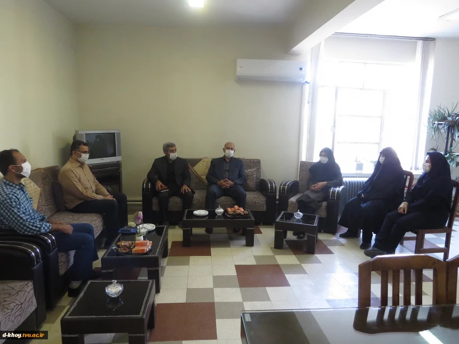 بازدید ریاست آموزش و پرورش شهرستان خوی از آموزشکده فنی و حرفه ای دختران خوی 2