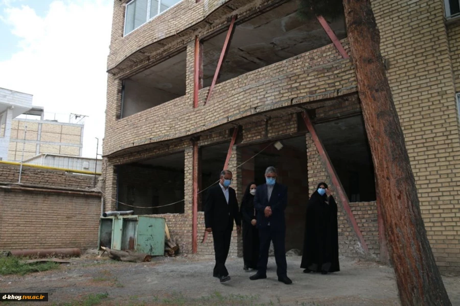 بازدید معاونت محترم استاندار و فرماندار ویژه شهرستان خوی از آموزشکده فنی و حرفه ای دختران خوی 3