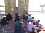 مراسم قرائت زیارت عاشورا و غبار روبی مزار شهدای گمنام به مناسبت هفته دفاع مقدس و اربعین حسینی با حضور ریاست ، همکاران و دانشجویان آموزشکده دختران خوی 3