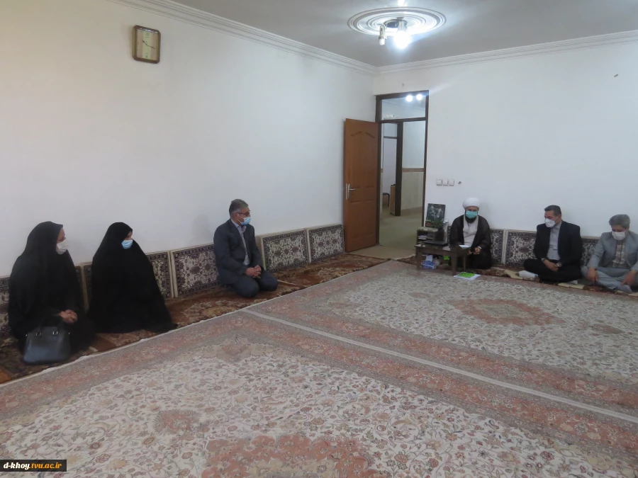 دیدار ریاست محترم آموزشکده سرکار خانم دکتر حسین زاده و جمعی از مسئولین این مرکز با امام جمعه شهرستان خوی 2