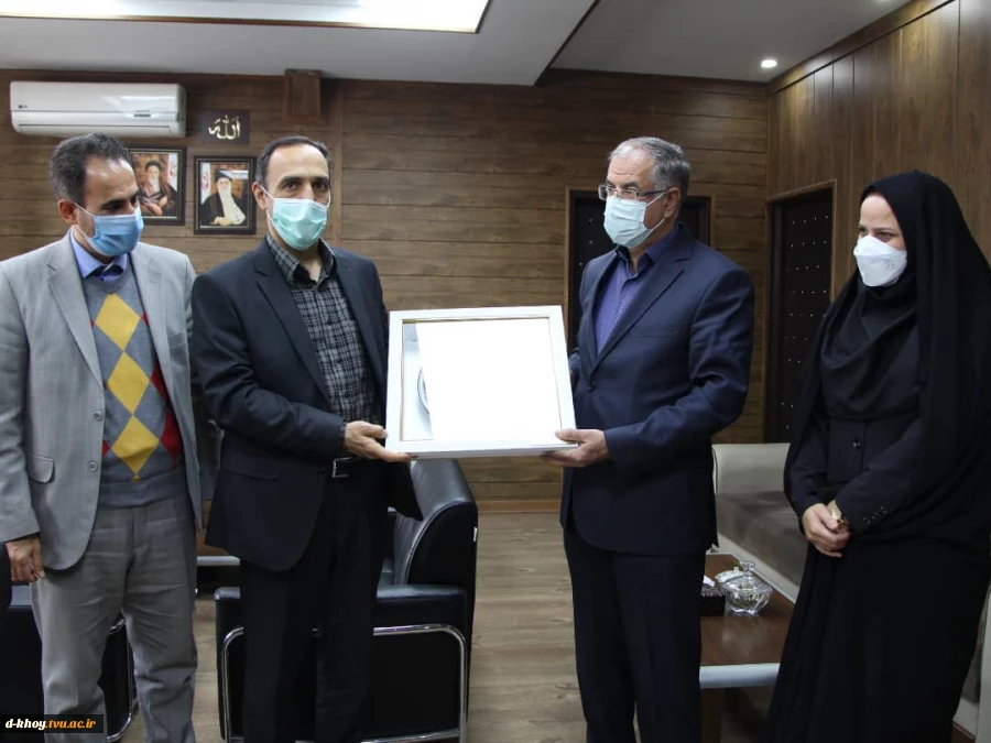 بازدید ریاست محترم دانشگاه فنی و حرفه ای استان آذربایجان غربی جناب آقای دکتر یوسفی از آموزشکده فنی و حرفه ای دختران خوی 4