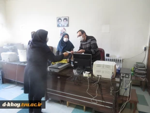 تجلیل از همکاران آقا به مناسبت فرا رسیدن ولادت حضرت علی (ع) و روز مرد در آموزشکده فنی و حرفه ای دختران خوی 3