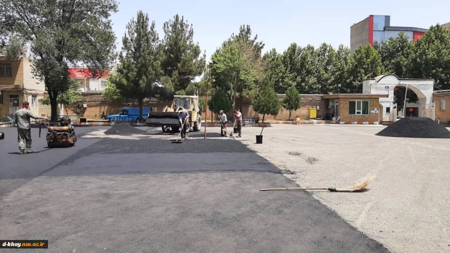 ادامه عملیات بهسازی محوطه آموزشکده دختران خوی 2