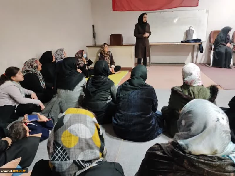 بازدید تیم مشاوران جهادی اعزامی ستاد مرکزی دانشگاه فنی و حرفه‌ای کشور از مناطق زلزله زده خوی 11