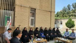 نشست صمیمی رئیس دانشگاه فنی و حرفه‌ای استان آذربایجان غربی با کارکنان آموزشکده دختران خوی 7