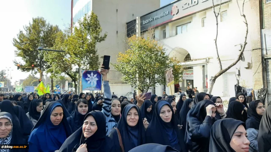 حضور گسترده دانشگاهیان آموزشکده فنی و حرفه ای دختران خوی در راهپیمایی ١٣ آبان 3