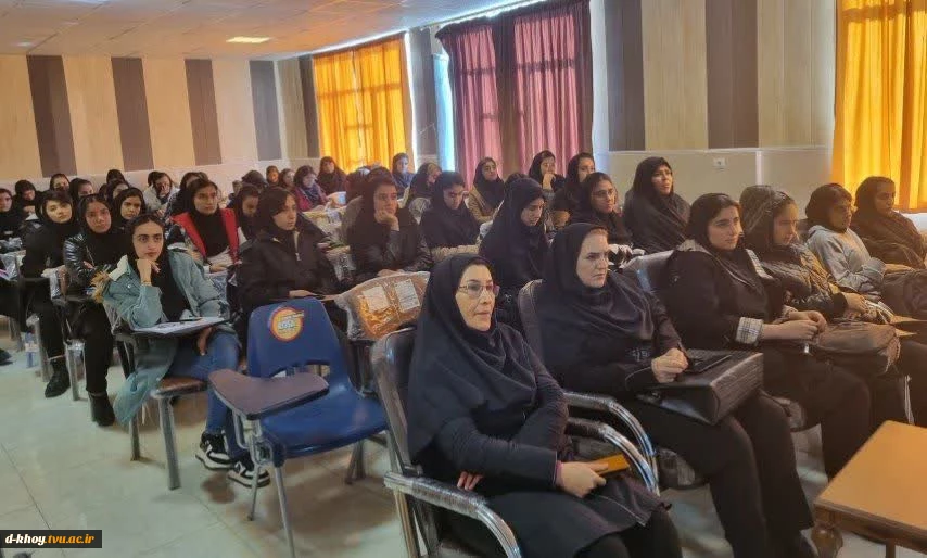 برگزاری نشست کارآفرینی و رموز موفقیت در کامپیوتر 2