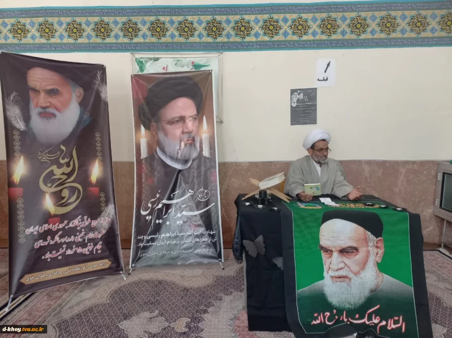 برگزاری مراسم  مداحی و سخنرانی  و  قرائت زیارت عاشور ,به مناسبت گرامیداشت شهدای خدمت در نماز خانه آموزشکده فنی و حرفه ای دختران خوی 4